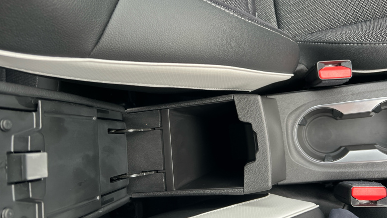 Renault Captur 1.0 TCE 90 Techno 5dr Petrol Hatchback